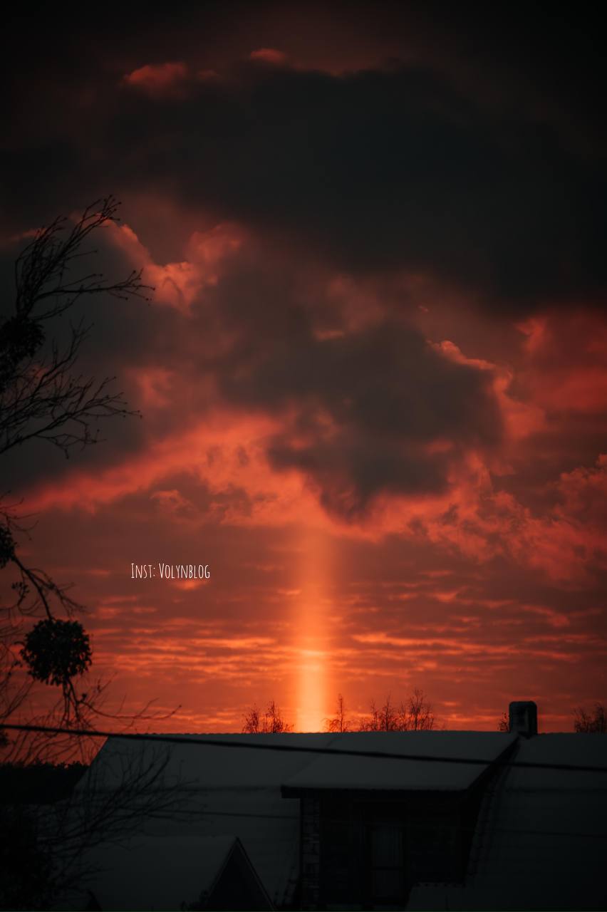 На Волині виявили загадковий сонячний стовп: фото неймовірного явища